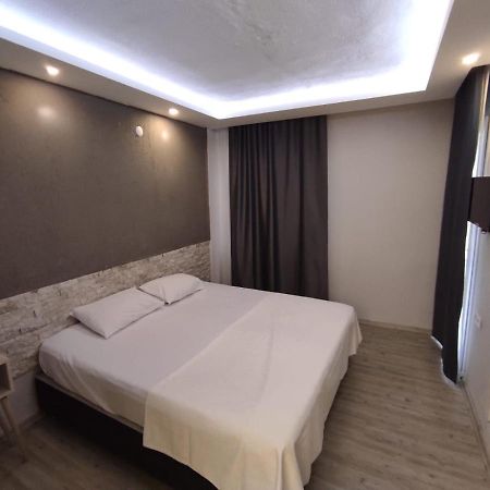 1989 Hotel Sebat Çeşme Eksteriør bilde
