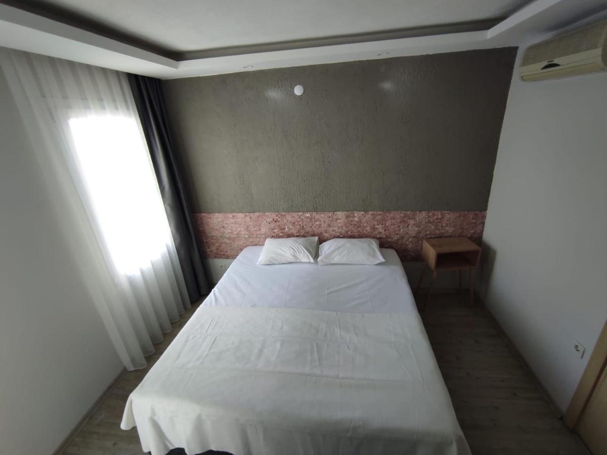 1989 Hotel Sebat Çeşme Eksteriør bilde