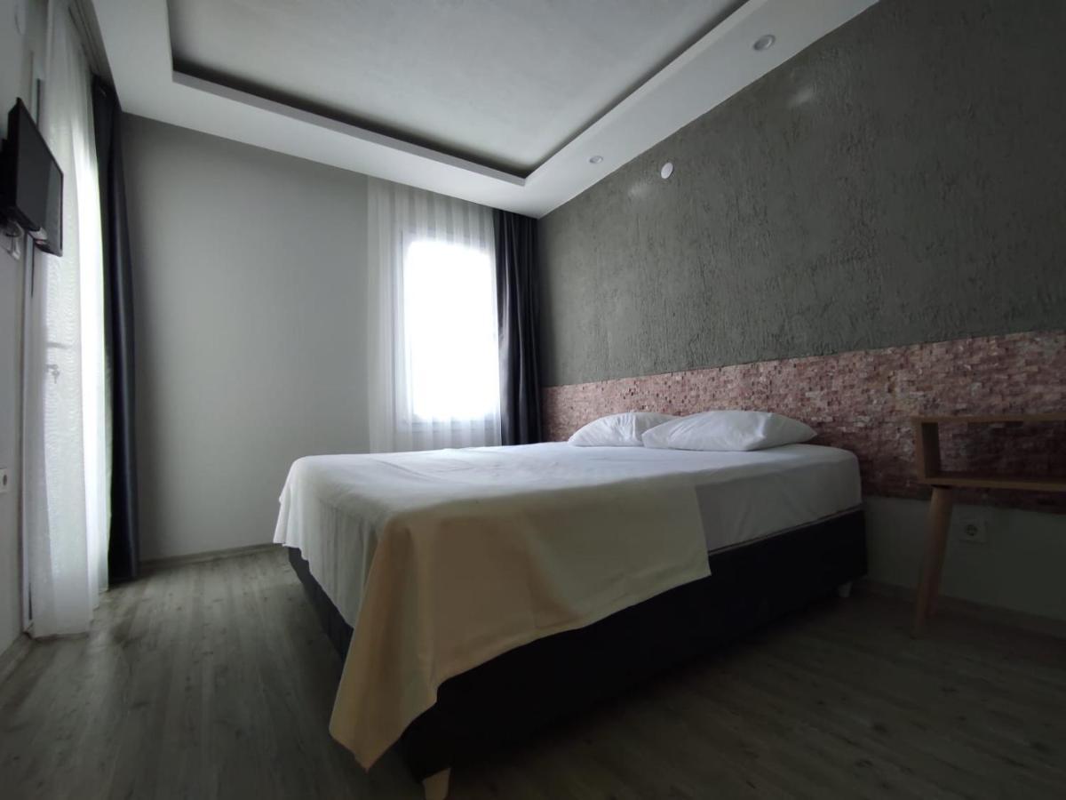 1989 Hotel Sebat Çeşme Eksteriør bilde